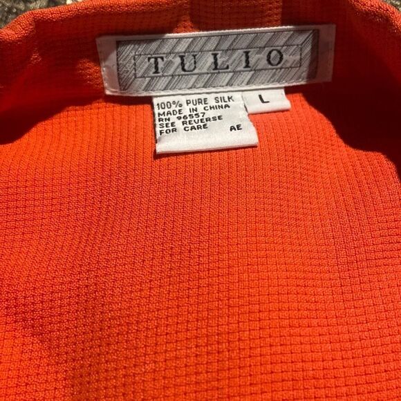 Tulip shirt sleeved silk button up shirt like new condition - Picture 2 of 2